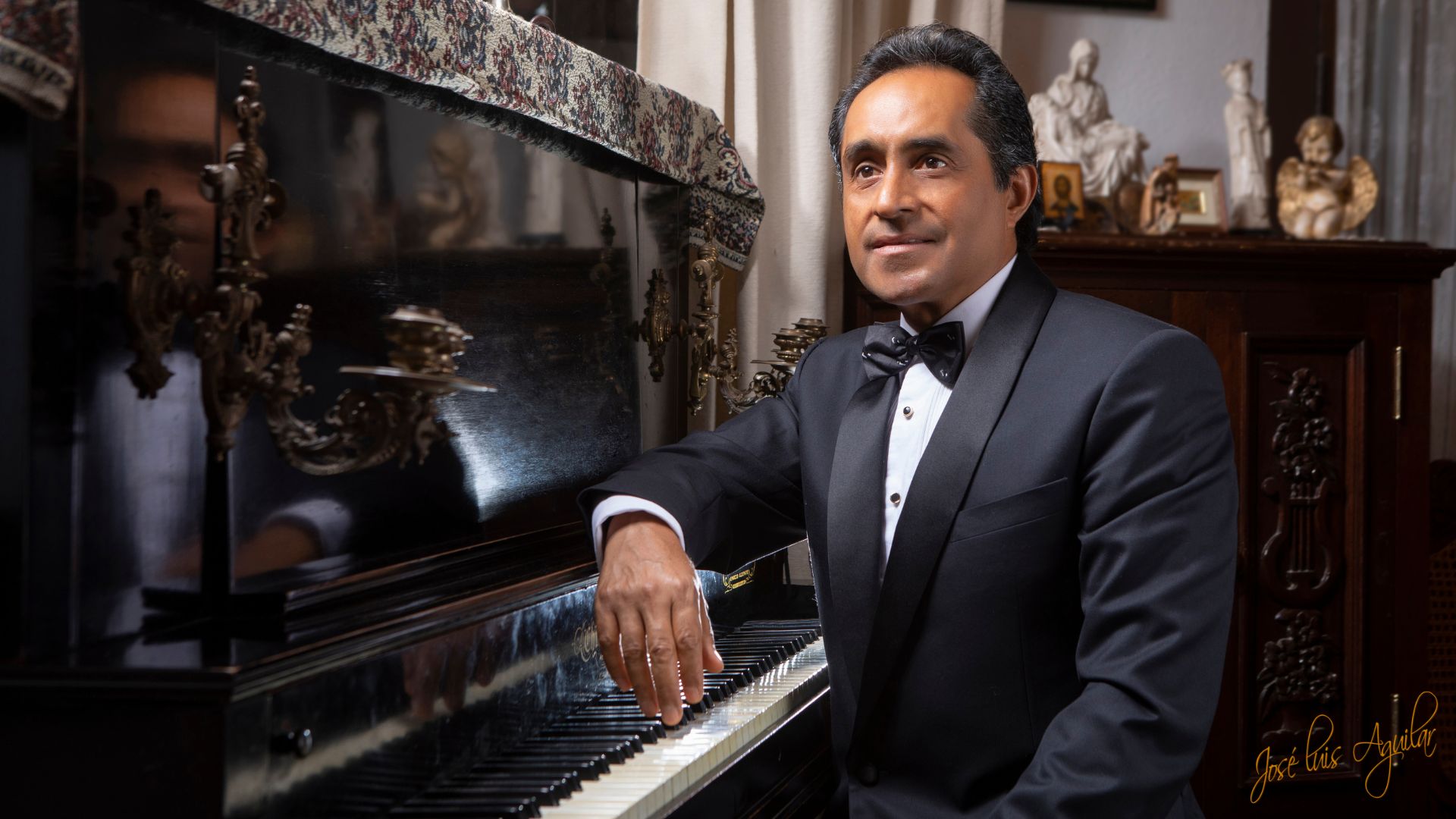 José Luis Aguilar en concierto